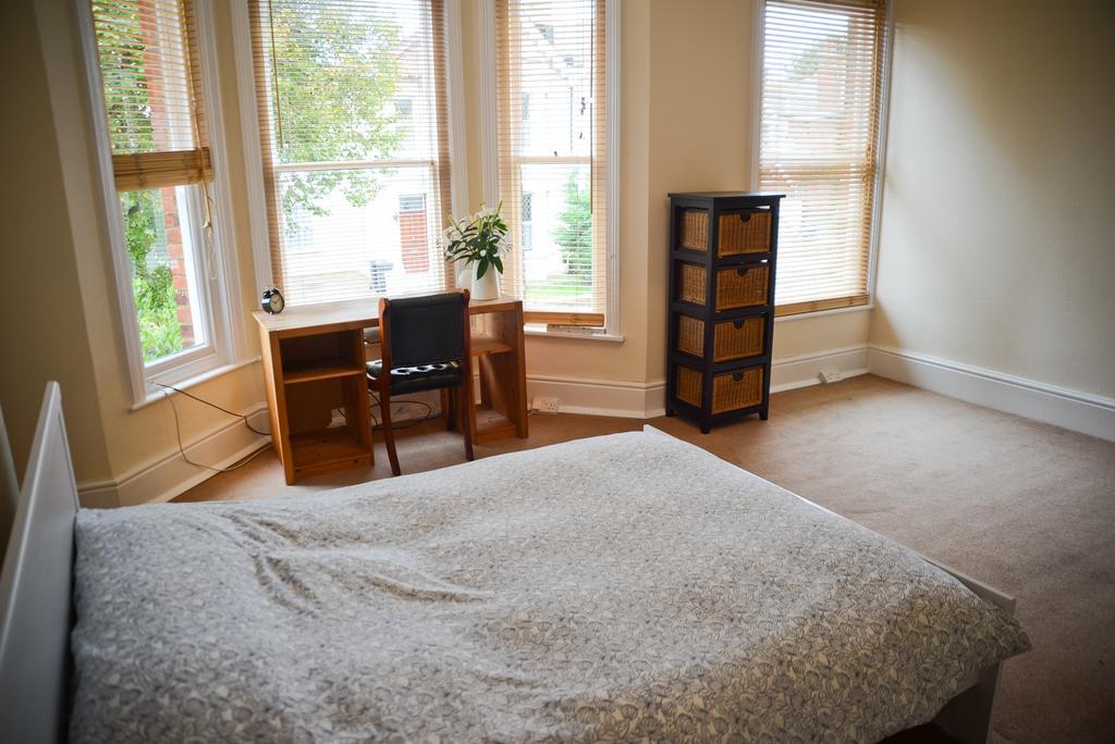Park House Villa Worthing Room photo