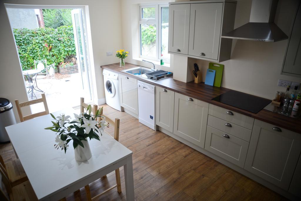 Park House Villa Worthing Room photo