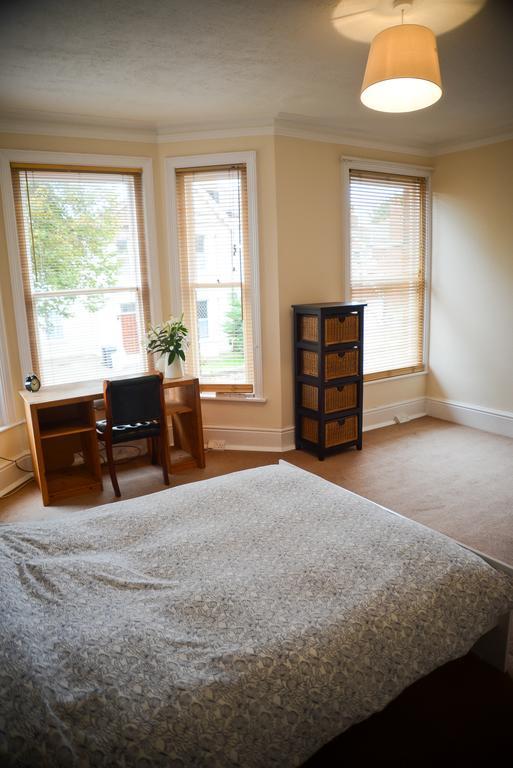 Park House Villa Worthing Room photo